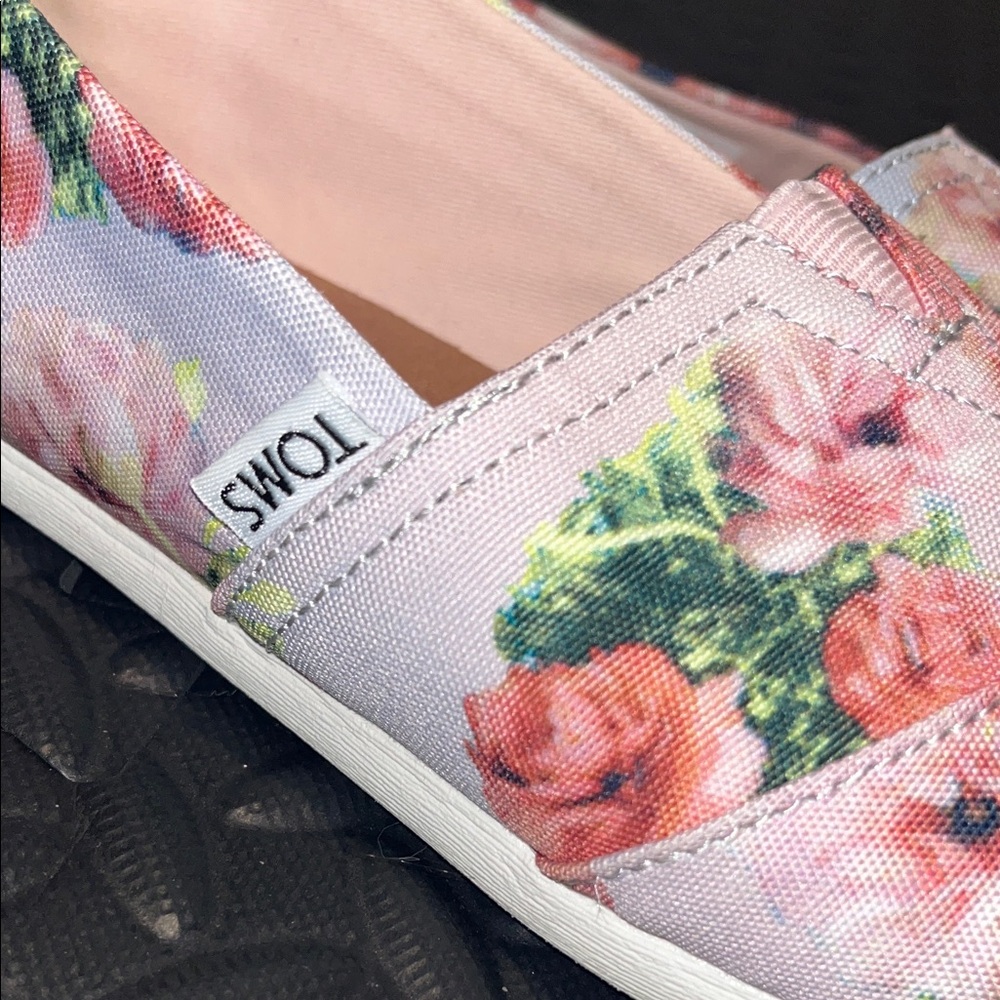 TOMS Floral Slip On Shoes Womens Size 7 Pink Canvas Flats - Picture 6 of 7